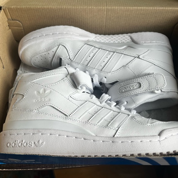 adidas Forum Mid in all white - Picture 3 of 10